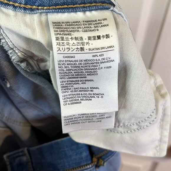 Levi Light Wash High Rise Bermuda Shorts - Picture 7 of 8